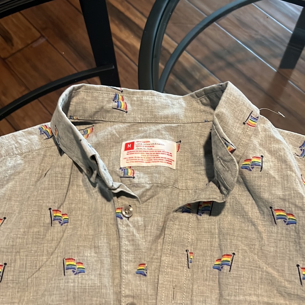 NWOT Goodfellow pride ss button up with pocket 🖤🤎💙💜💚🧡💛❤️